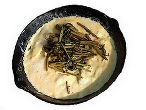 Отварные побеги Иван-Чая очень вкусны с омлетом. Отварные побеги Иван-Чая очень вкусны с омлетом.